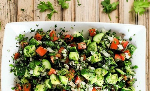 طرز تهیه سالاد شیرازی اصیل و مجلسی